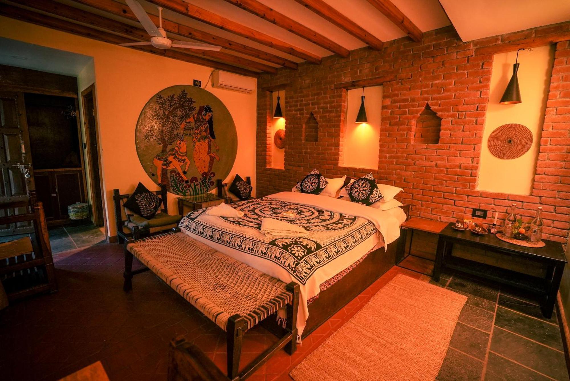 Sapana Village Lodge Sauraha Zewnętrze zdjęcie