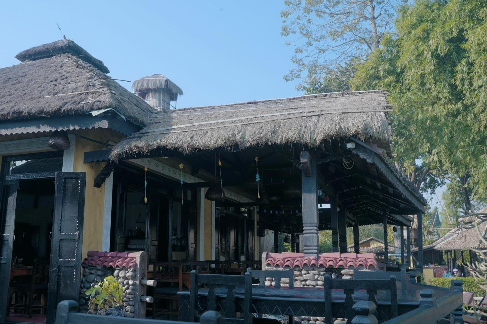 Sapana Village Lodge Sauraha Zewnętrze zdjęcie