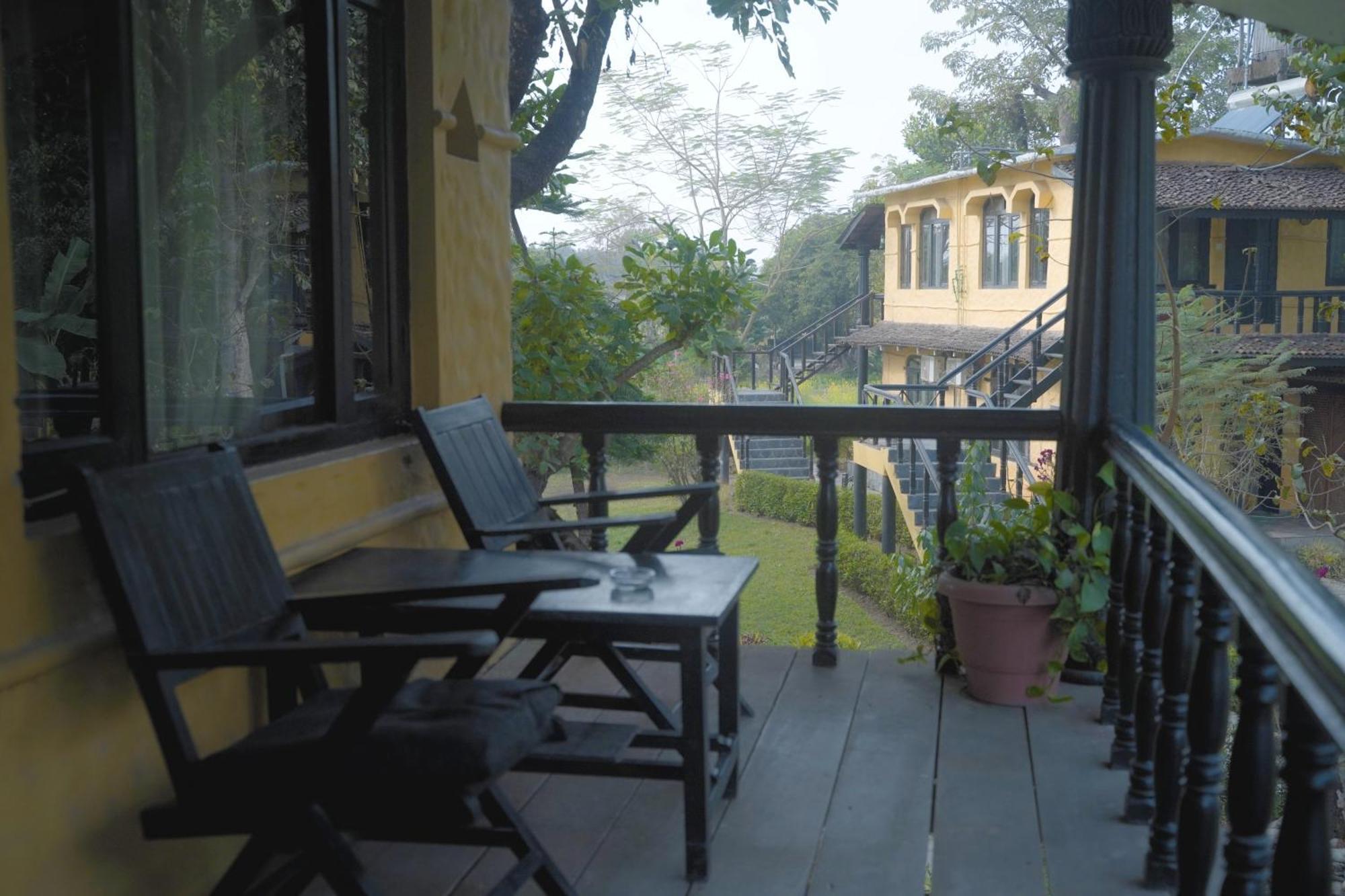 Sapana Village Lodge Sauraha Zewnętrze zdjęcie