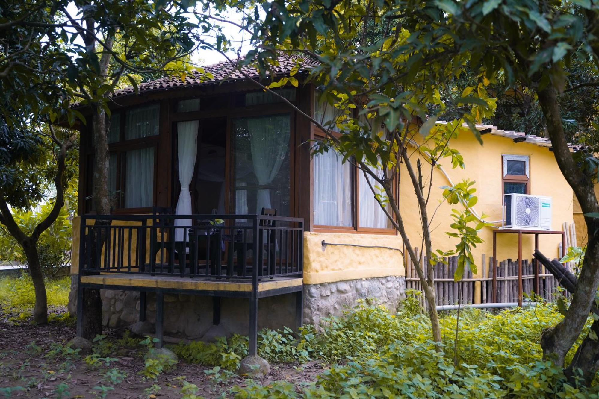 Sapana Village Lodge Sauraha Zewnętrze zdjęcie