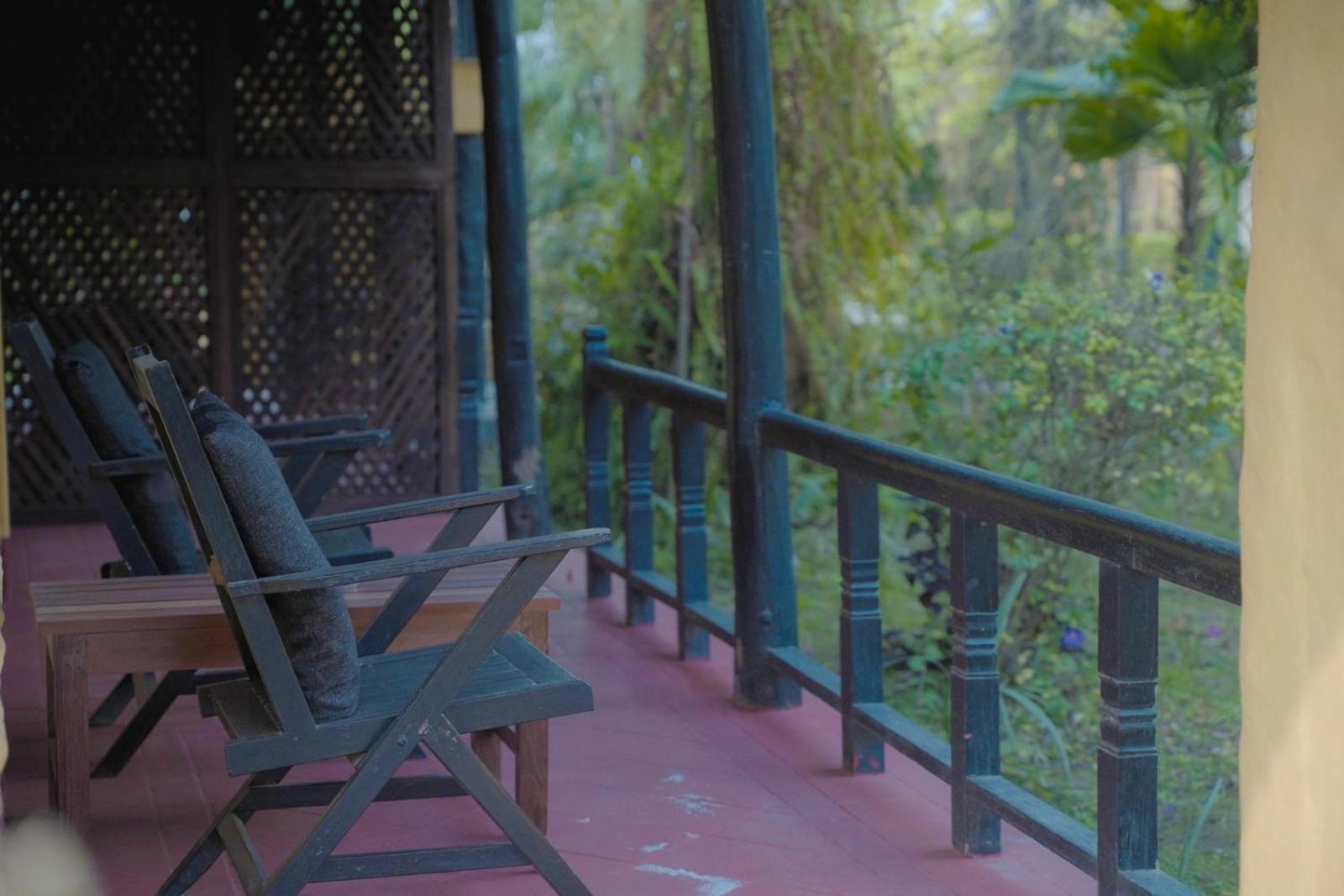 Sapana Village Lodge Sauraha Zewnętrze zdjęcie