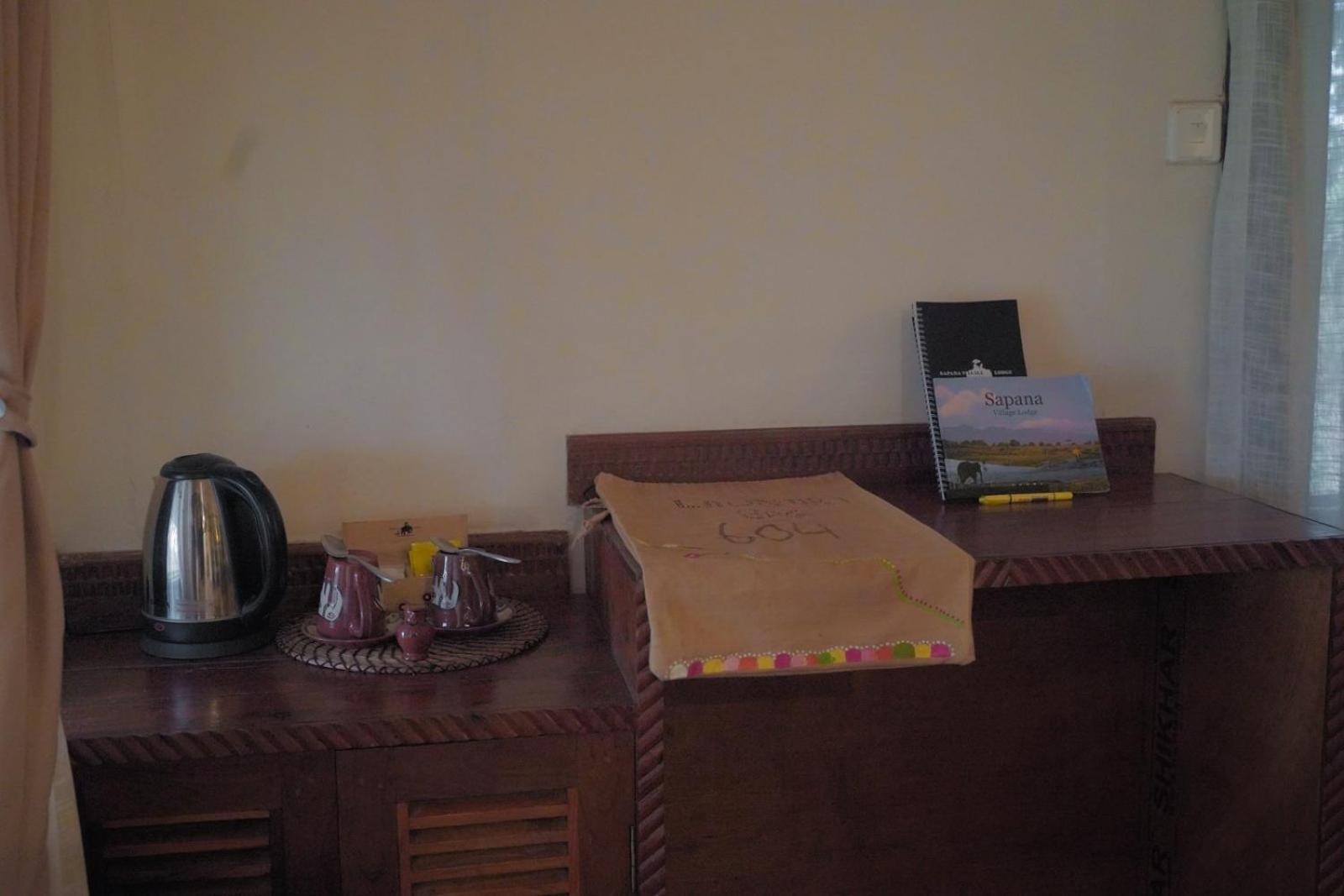 Sapana Village Lodge Sauraha Zewnętrze zdjęcie
